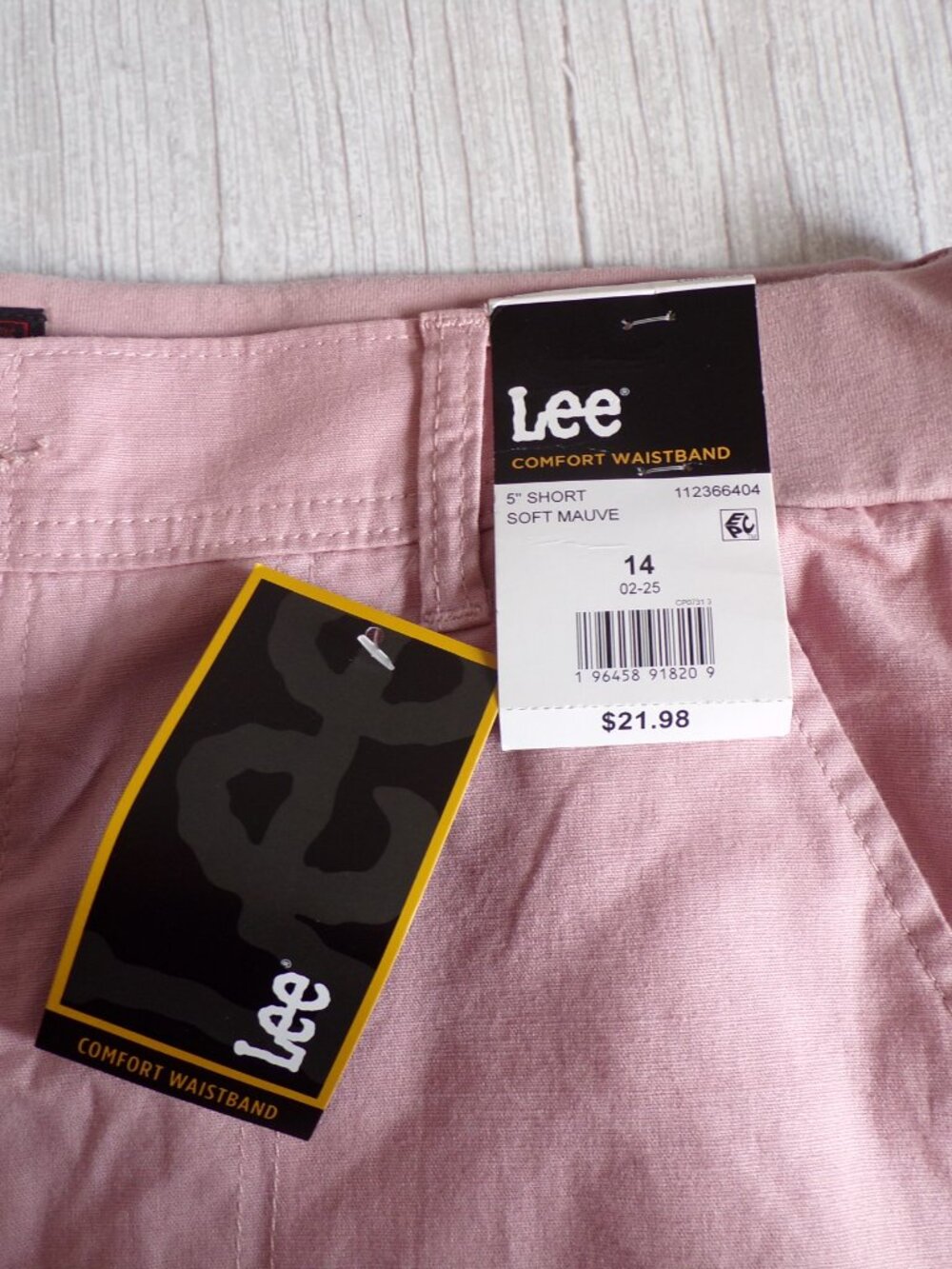 NWT LEE Women's 5" Cargo Shorts in Soft Mauve - Picture 3 of 9